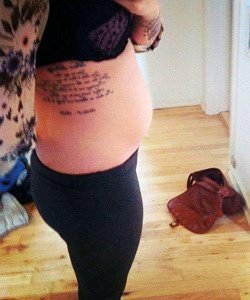 twin pregnancy belly