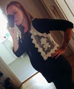 twin pregnancy belly