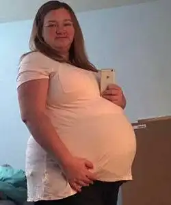 twin pregnancy belly