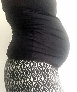 twin pregnancy belly