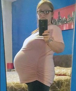 twin pregnancy belly