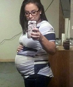 twin pregnancy belly