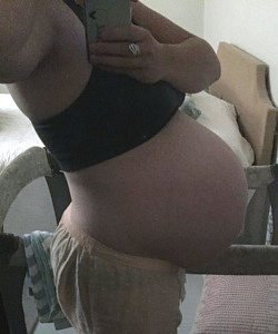 twin pregnancy belly