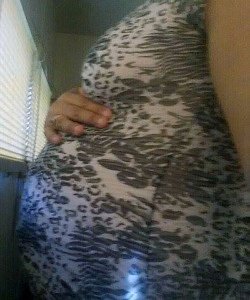 twin pregnancy belly