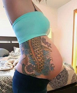 twin pregnancy belly