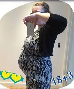 twin pregnancy belly