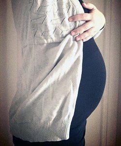 twin pregnancy belly