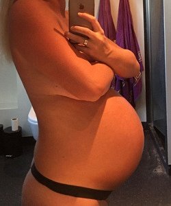 twin pregnancy belly