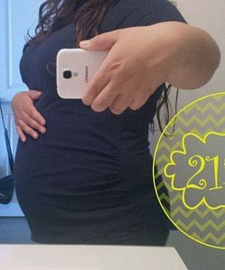 twin pregnancy belly