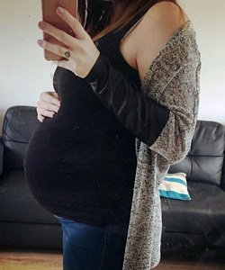 twin pregnancy belly