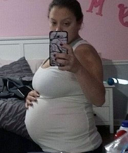 twin pregnancy belly