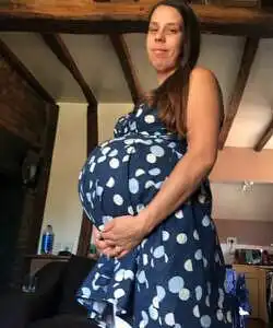 twin pregnancy belly at 35+6 weeks